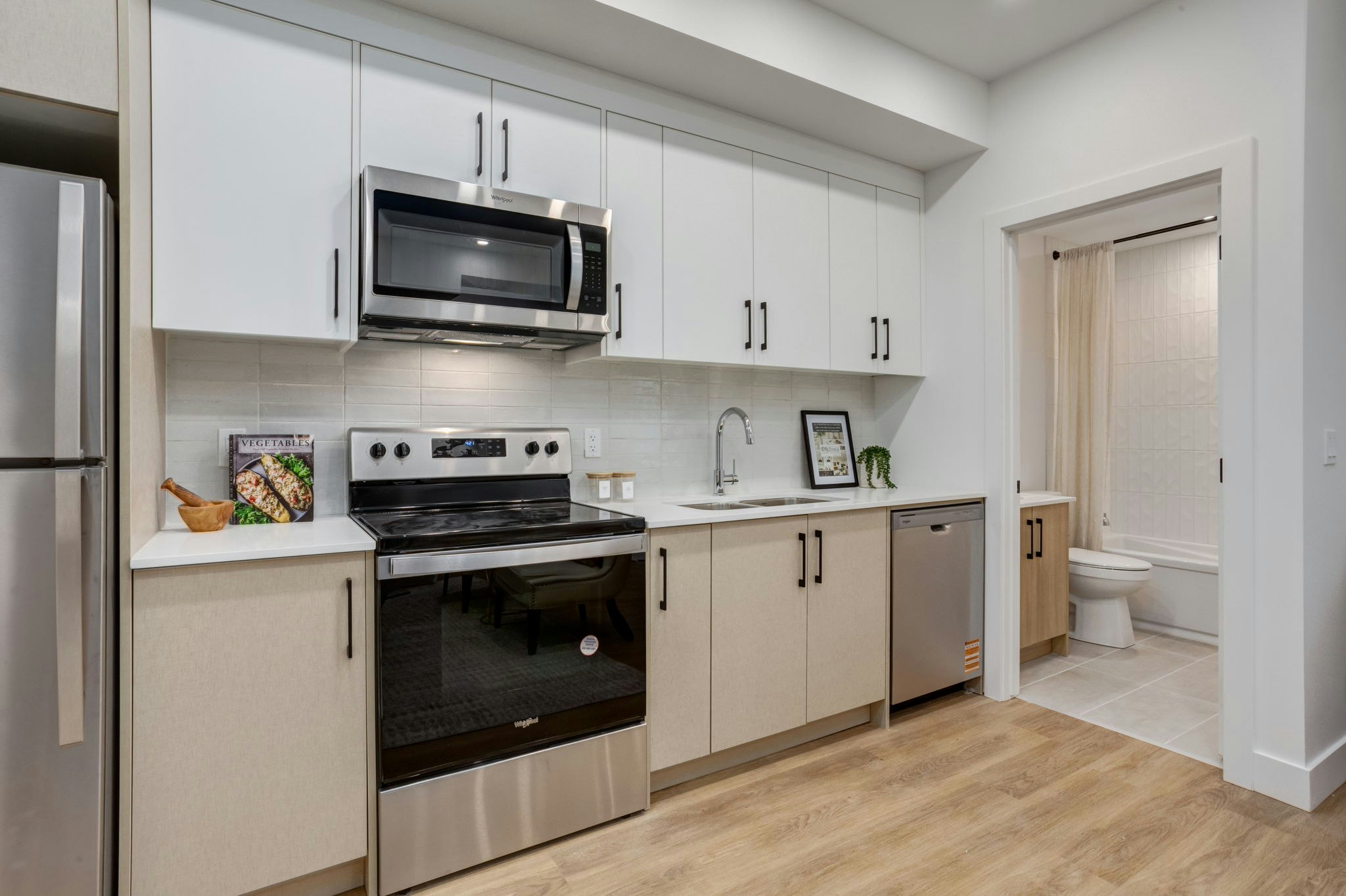 202B-2825 17 Street Southwest, Calgary, AB, T2T 6T5 - 17