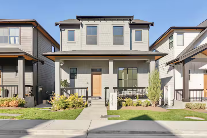 19683 76a Avenue, Langley, BC, V2Y 3V3