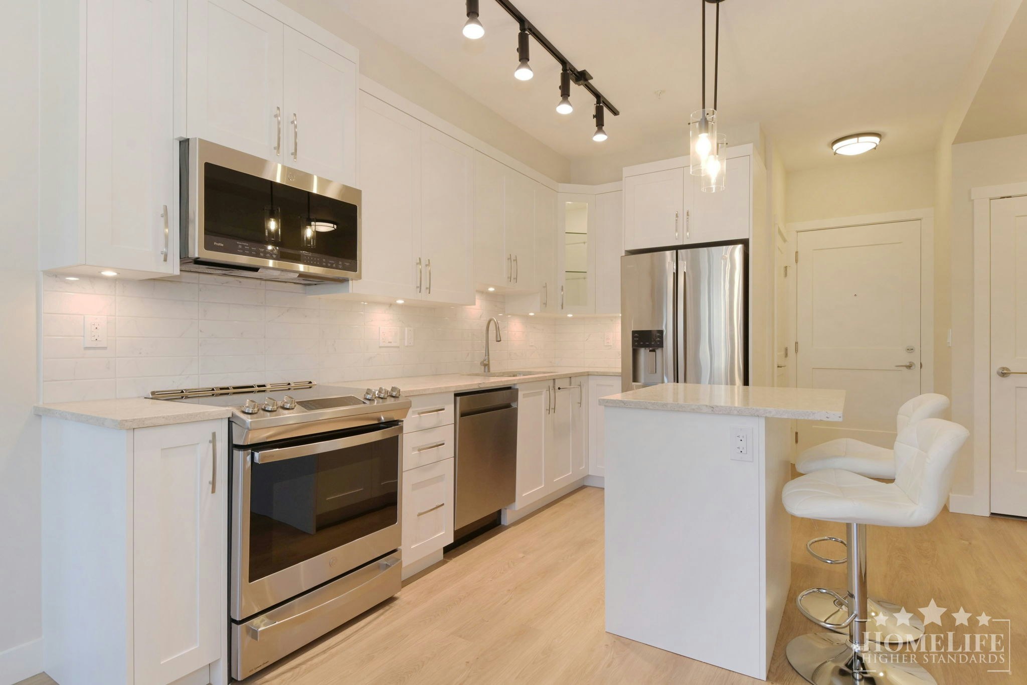 A424-8233 208b Street, Langley, BC, V2Y 4M7 - 8