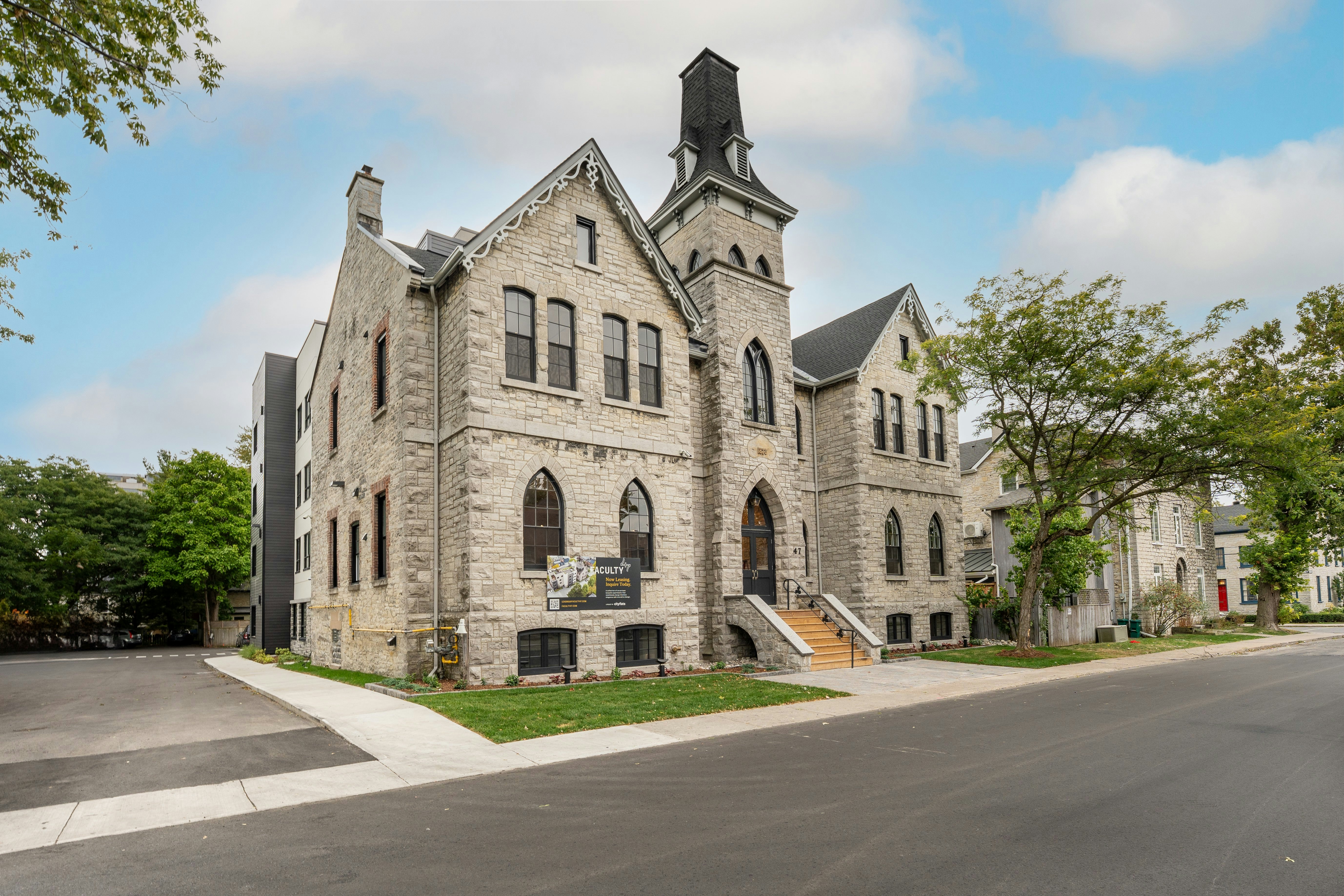 301C-47 Wellington Street, Kingston, ON, K7L 3C2