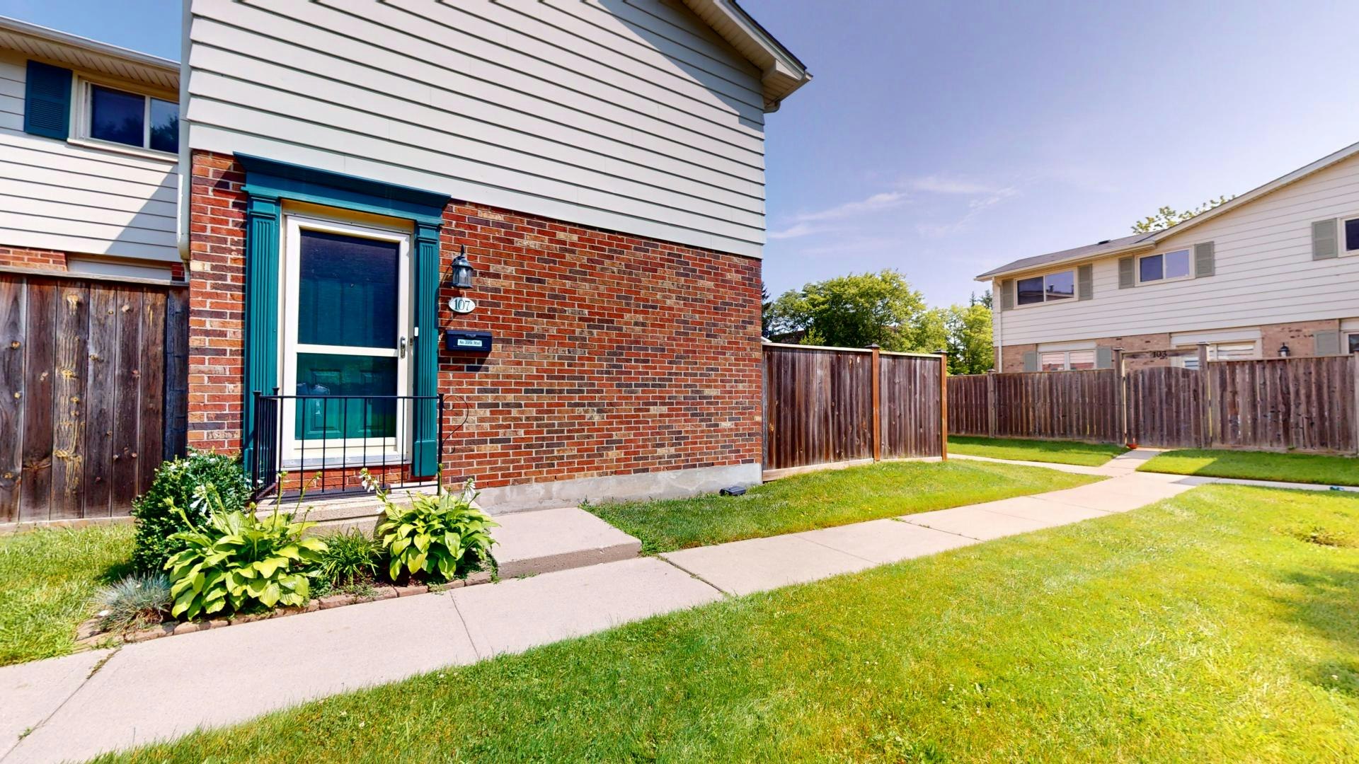 201-107 Conway Drive, London, ON, N6E 1R3 - 2