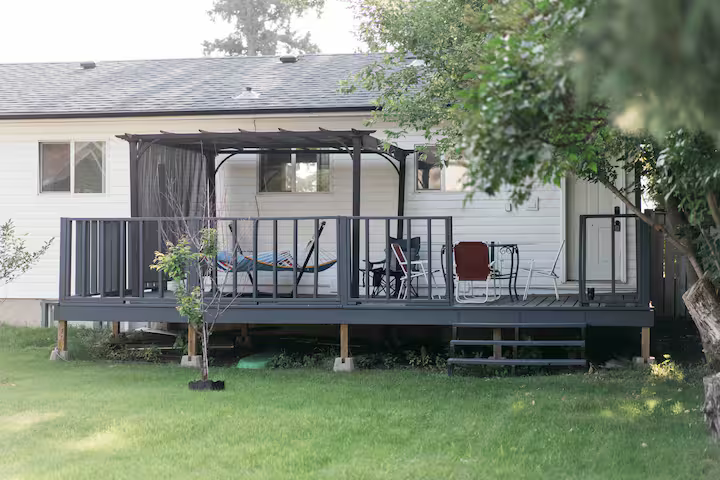 5548 44 Avenue, Red Deer, AB, T4N 3J3