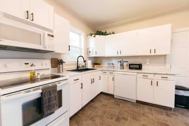5548 44 Avenue, Red Deer, AB, T4N 3J3 - 6
