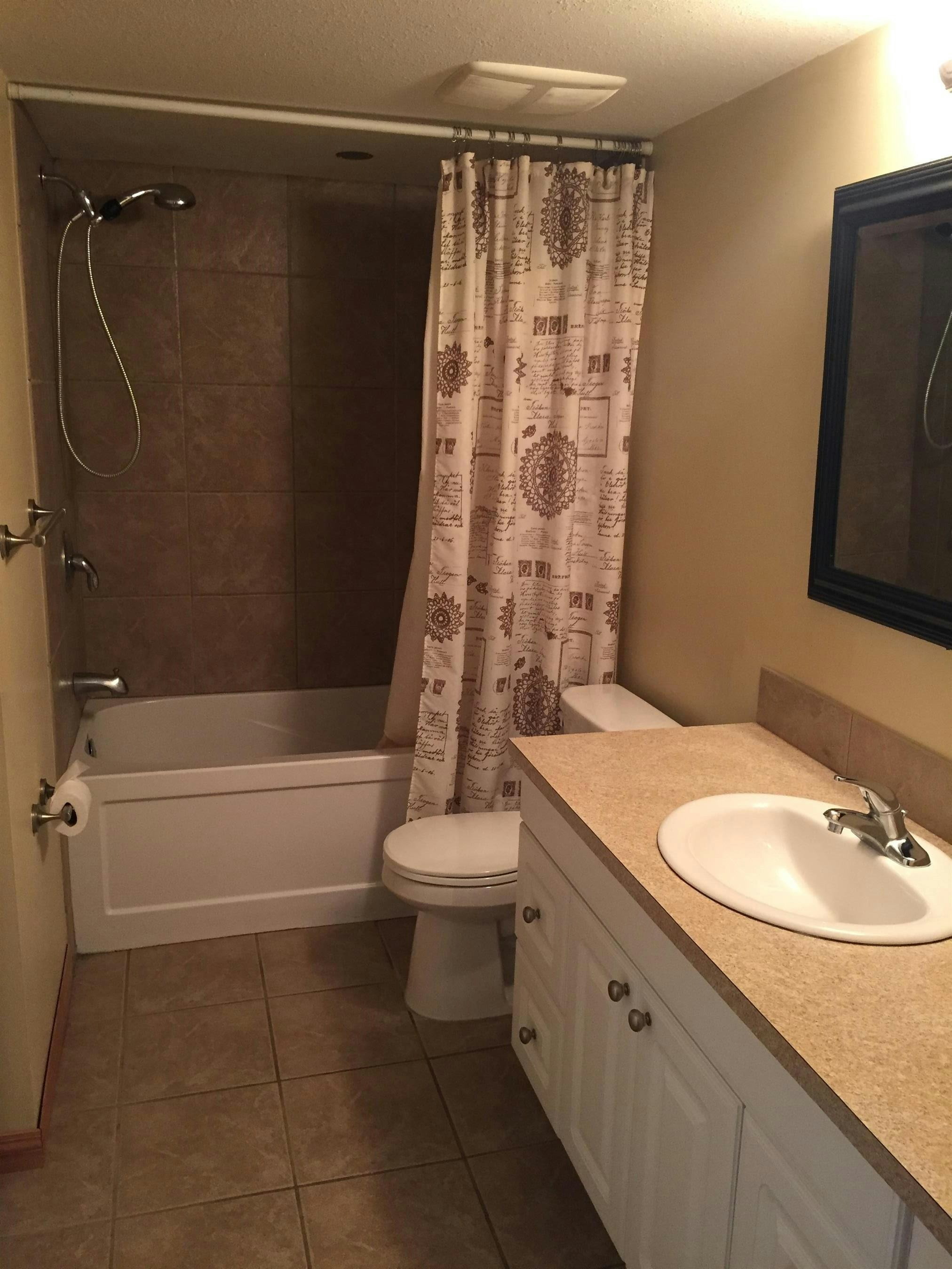 4914 B-4914 Shannon Drive, Olds, AB, T4H 1V9 - 2