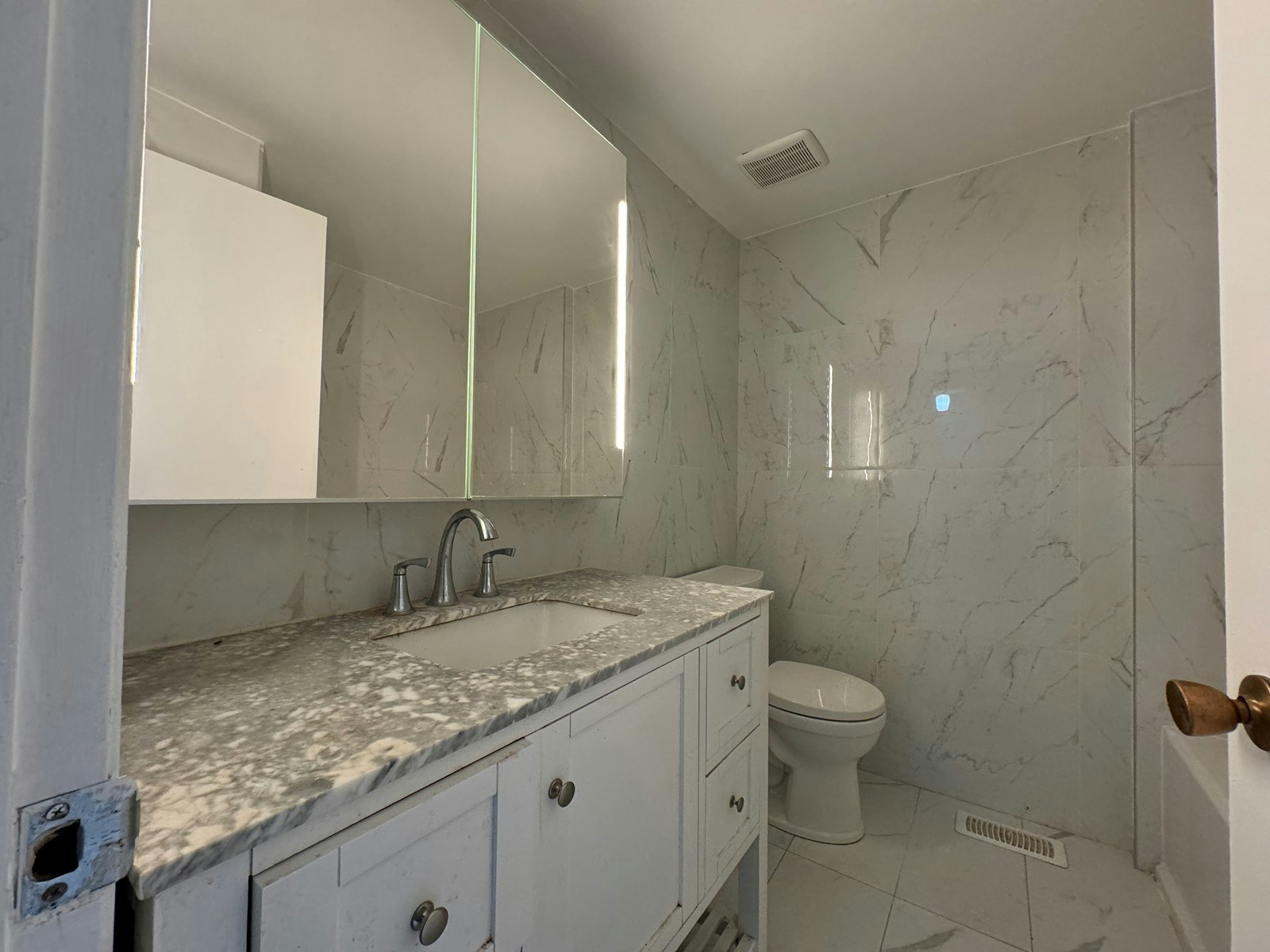 18-100 Bluevale Street North, Waterloo, ON, N2J 4M9 - 9