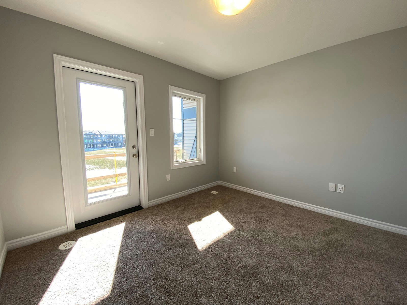 152 Oat Lane, Kitchener, ON, N2R 0S8 - 2