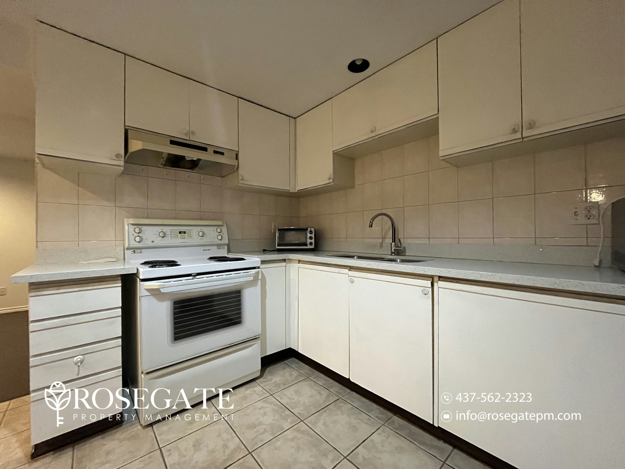 2-290 Old Orchard Circle, Oakville, ON, L6H 4N7 - 2
