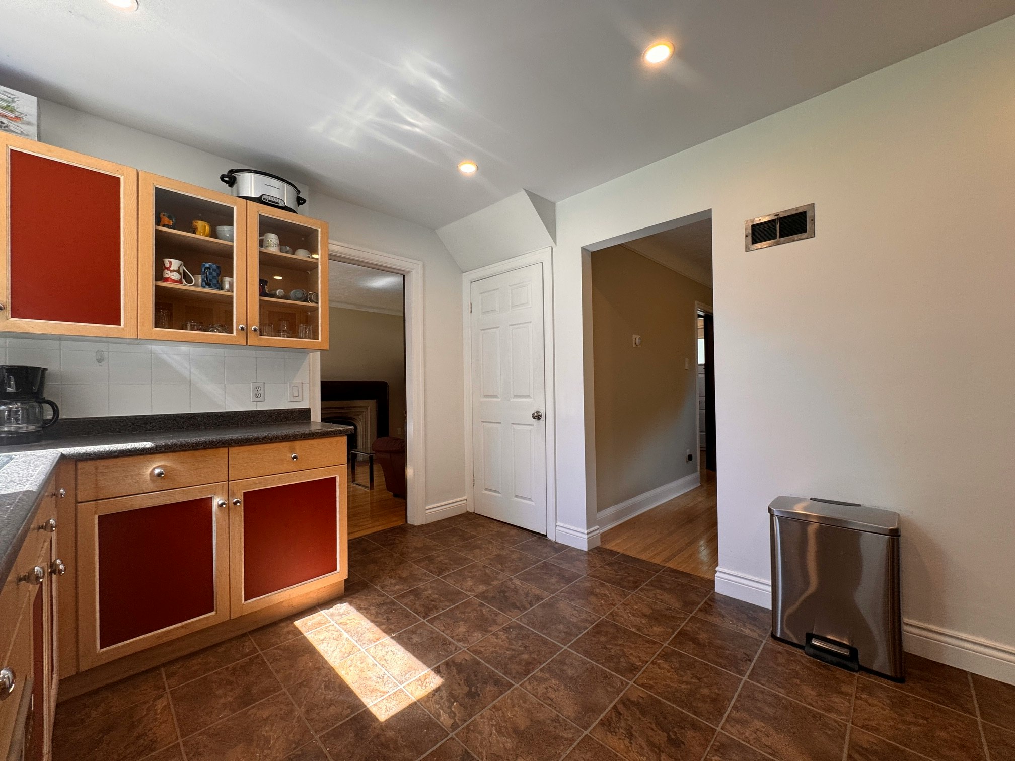 225 Bridgeport Road East, Waterloo, ON, N2J 2K7 - 4