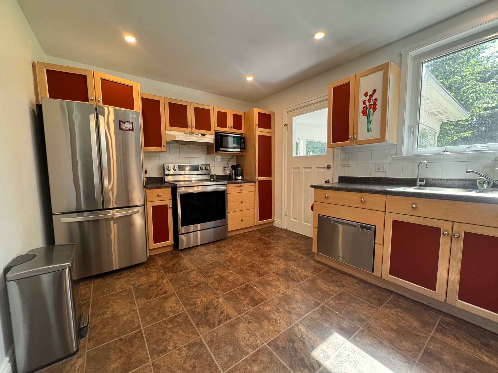 225 Bridgeport Road East, Waterloo, ON, N2J 2K7 - 3