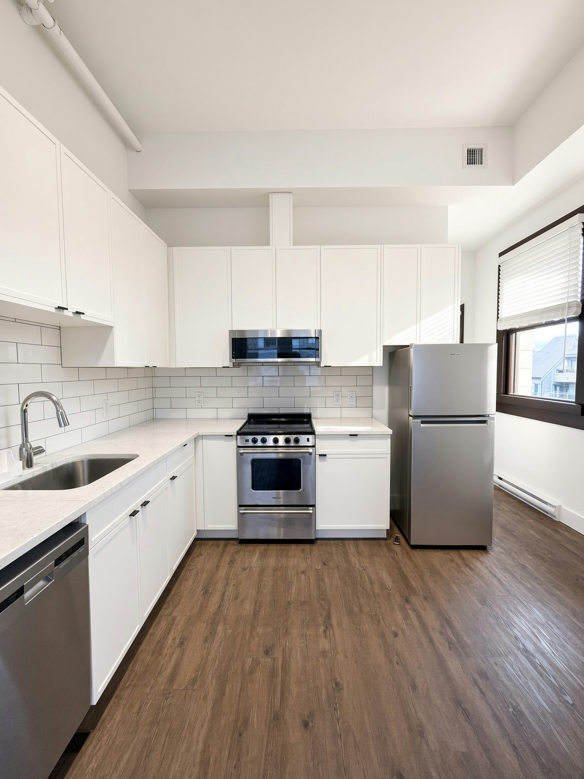 304-1523 Davie Street, Vancouver, BC, V6G 3A2 2