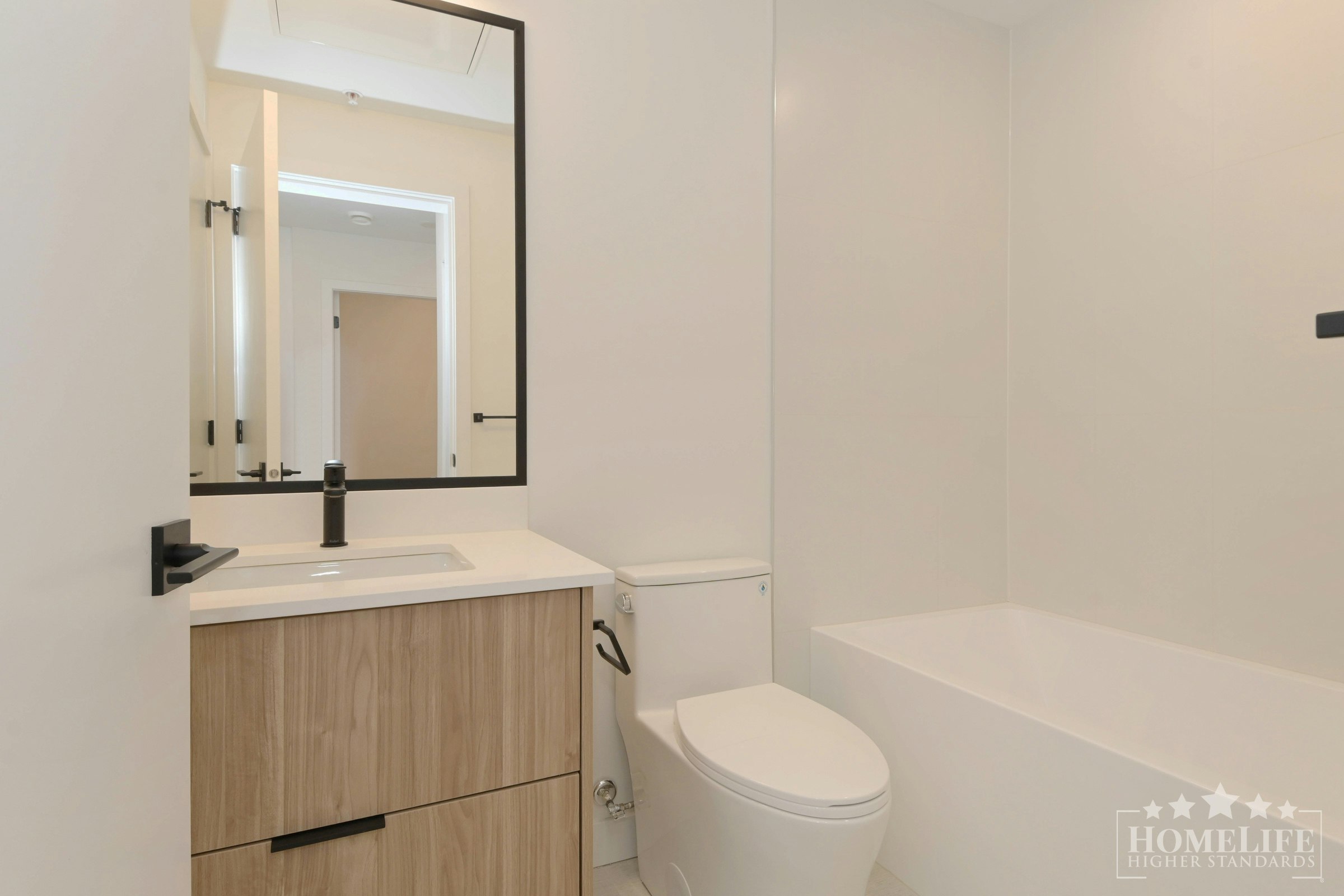 207-14398 60 Avenue, Surrey, BC, V3X 2N5 - 11