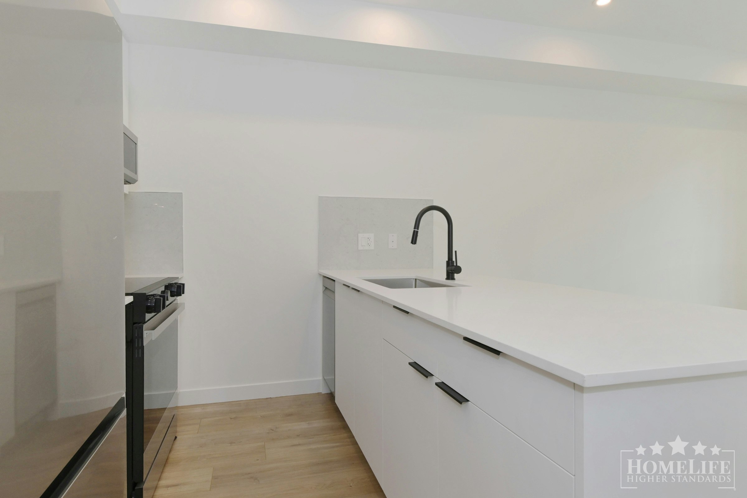 207-14398 60 Avenue, Surrey, BC, V3X 2N5 - 8