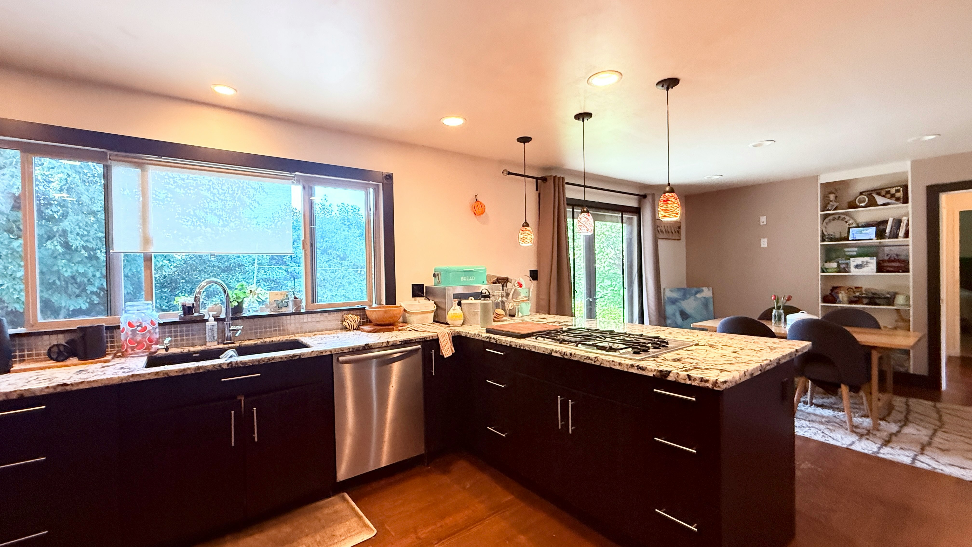 305 52a Street, Delta, BC, V4M 2Z7 - 4