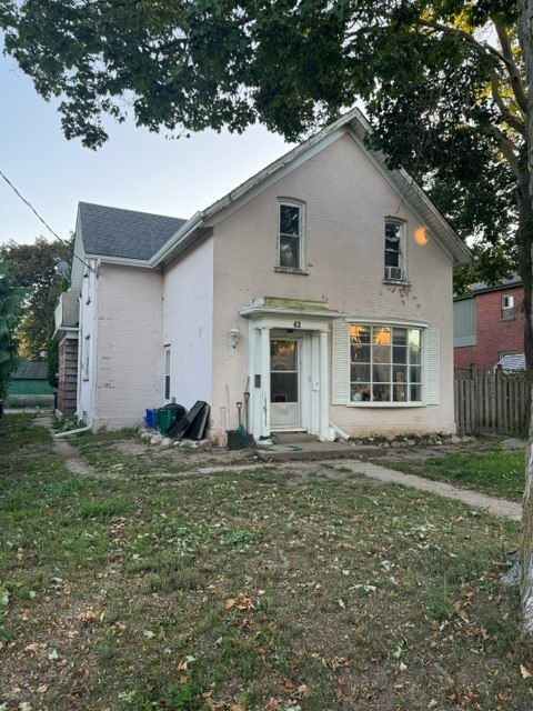 Main-A-42 Roseview Avenue, Cambridge, ON, N1R 4A7