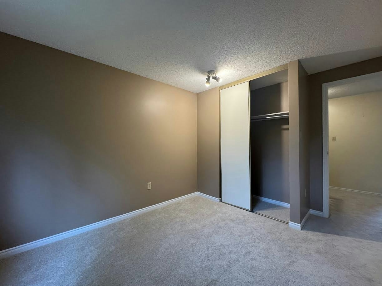 23-20 Paulander Drive, Kitchener, ON, N2M 5L3 - 13