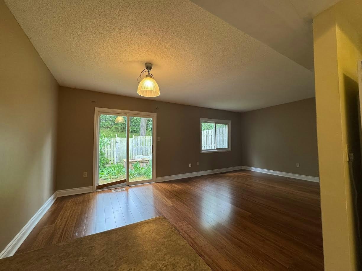 23-20 Paulander Drive, Kitchener, ON, N2M 5L3 - 4