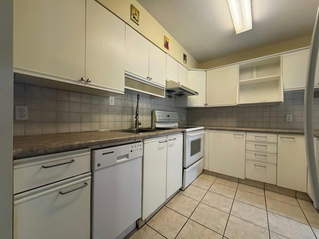 23-20 Paulander Drive, Kitchener, ON, N2M 5L3 - 3