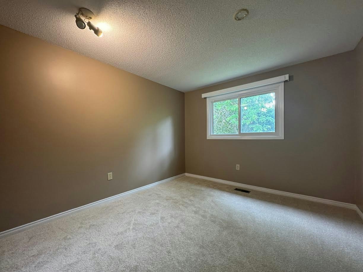 23-20 Paulander Drive, Kitchener, ON, N2M 5L3 - 6