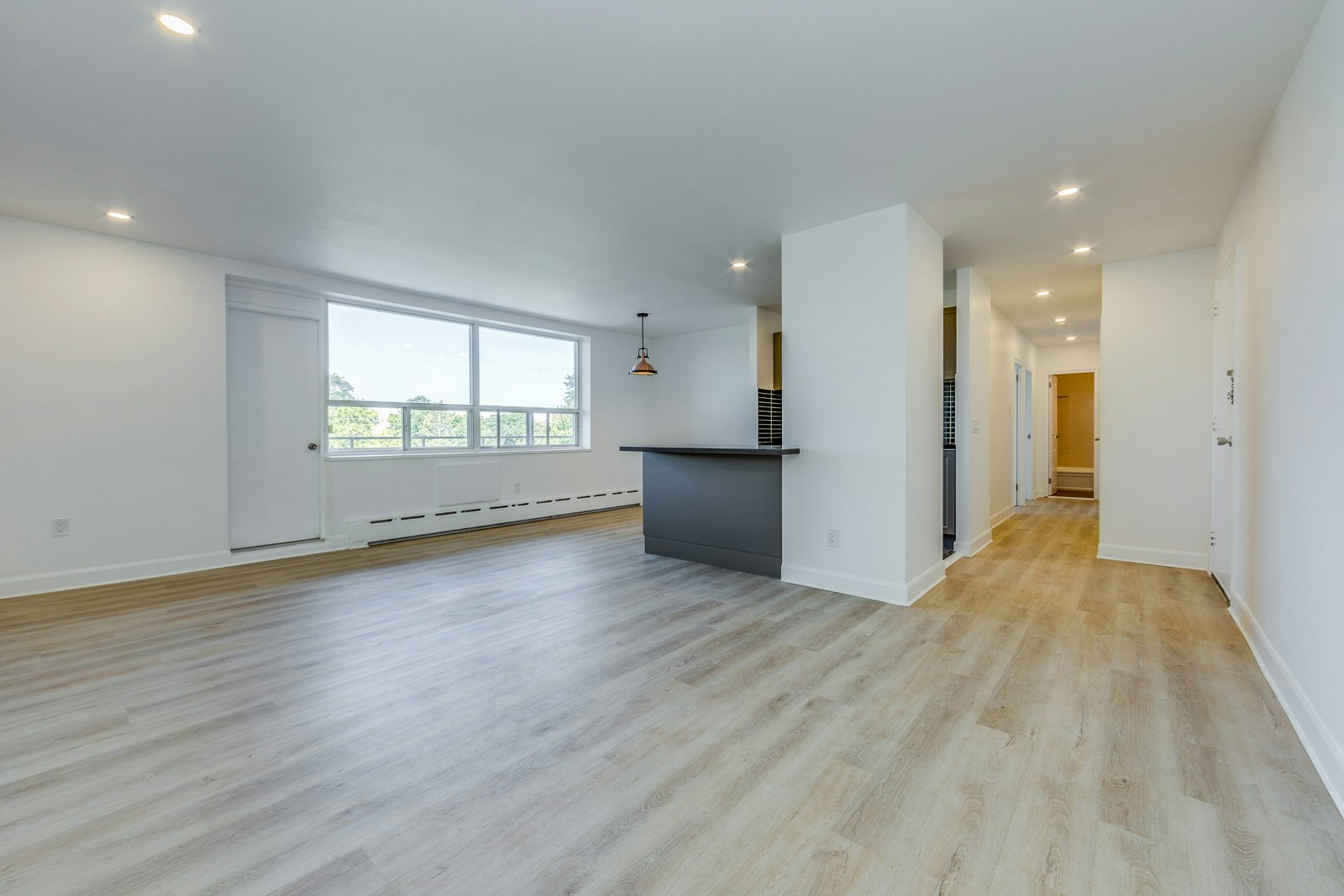 303-10 Elvaston Drive, Toronto, ON, M4A 1M9 - 3