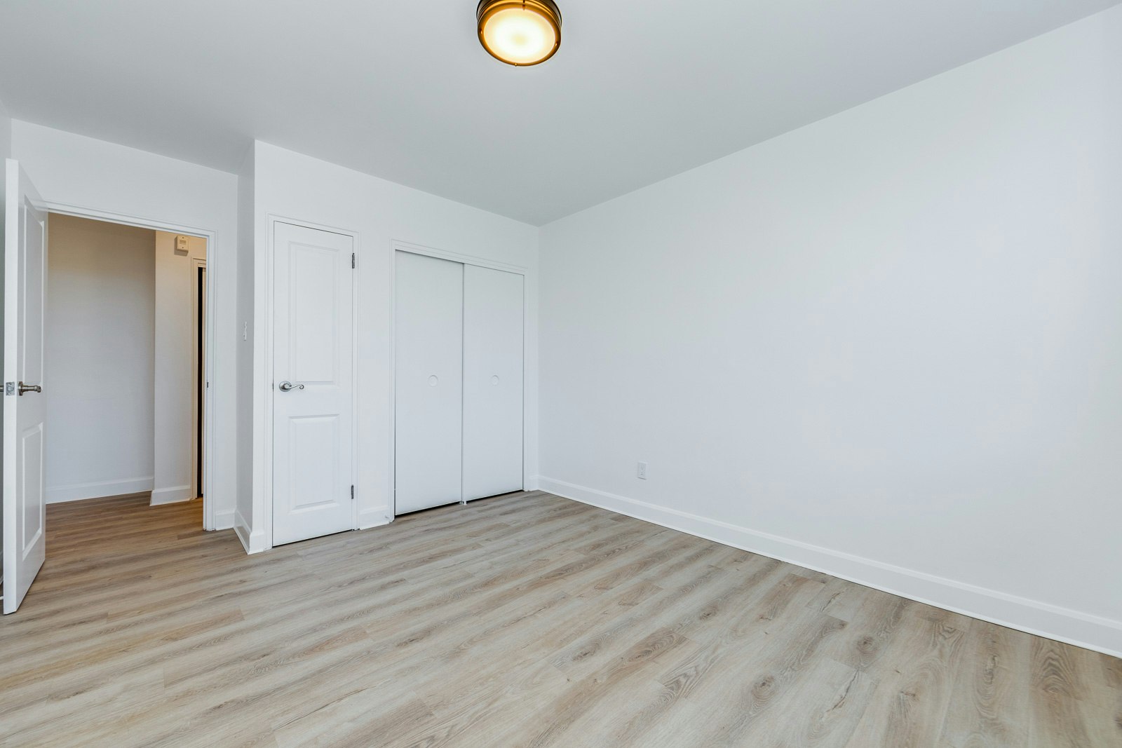 303-10 Elvaston Drive, Toronto, ON, M4A 1M9 - 8