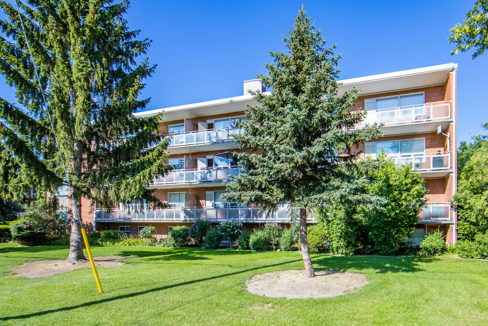 303-10 Elvaston Drive, Toronto, ON, M4A 1M9