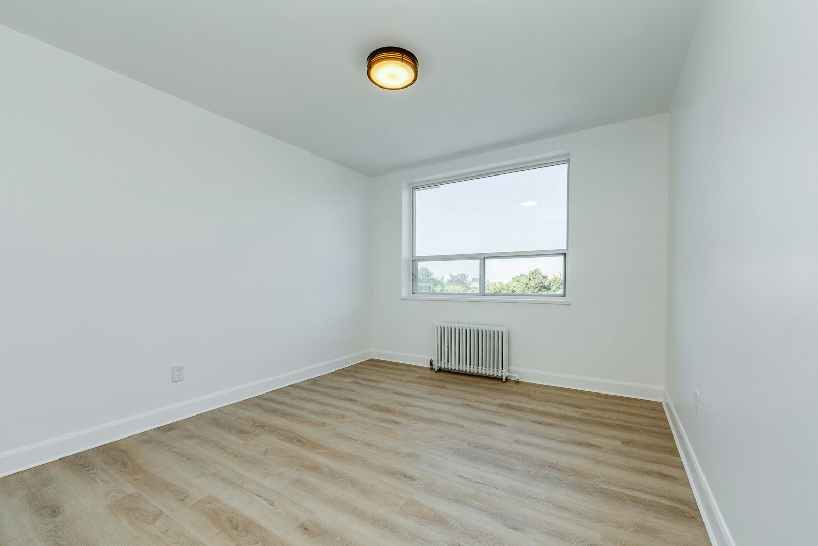 303-10 Elvaston Drive, Toronto, ON, M4A 1M9 - 7