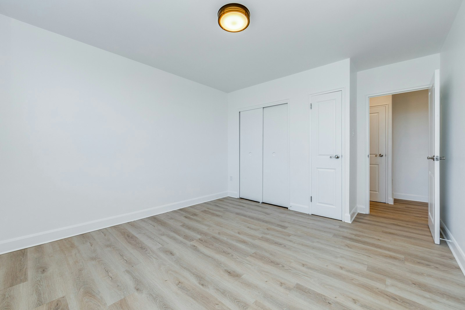 303-10 Elvaston Drive, Toronto, ON, M4A 1M9 - 6