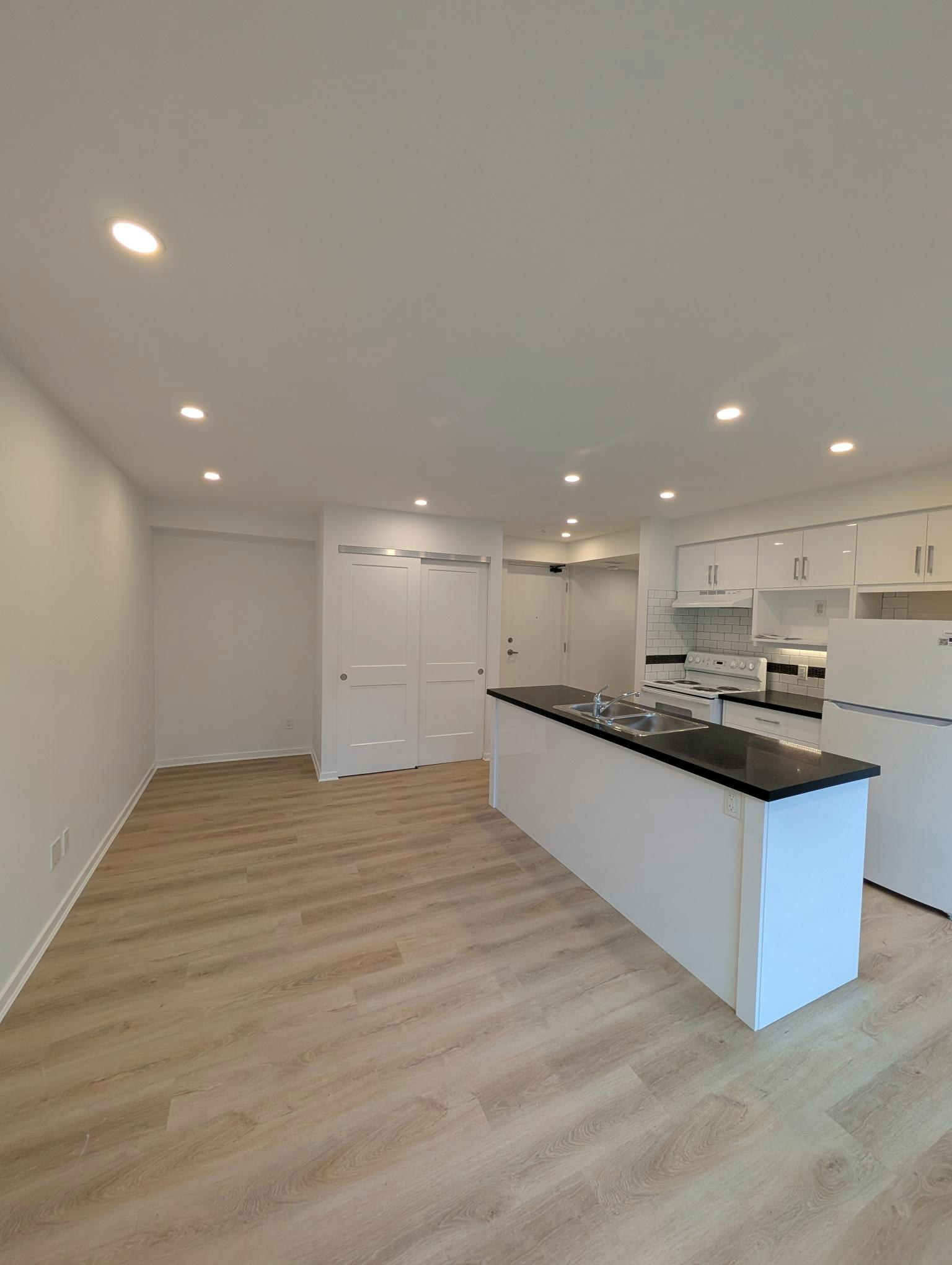 1-10 Elvaston Drive, Toronto, ON, M4A 1M9 - 12