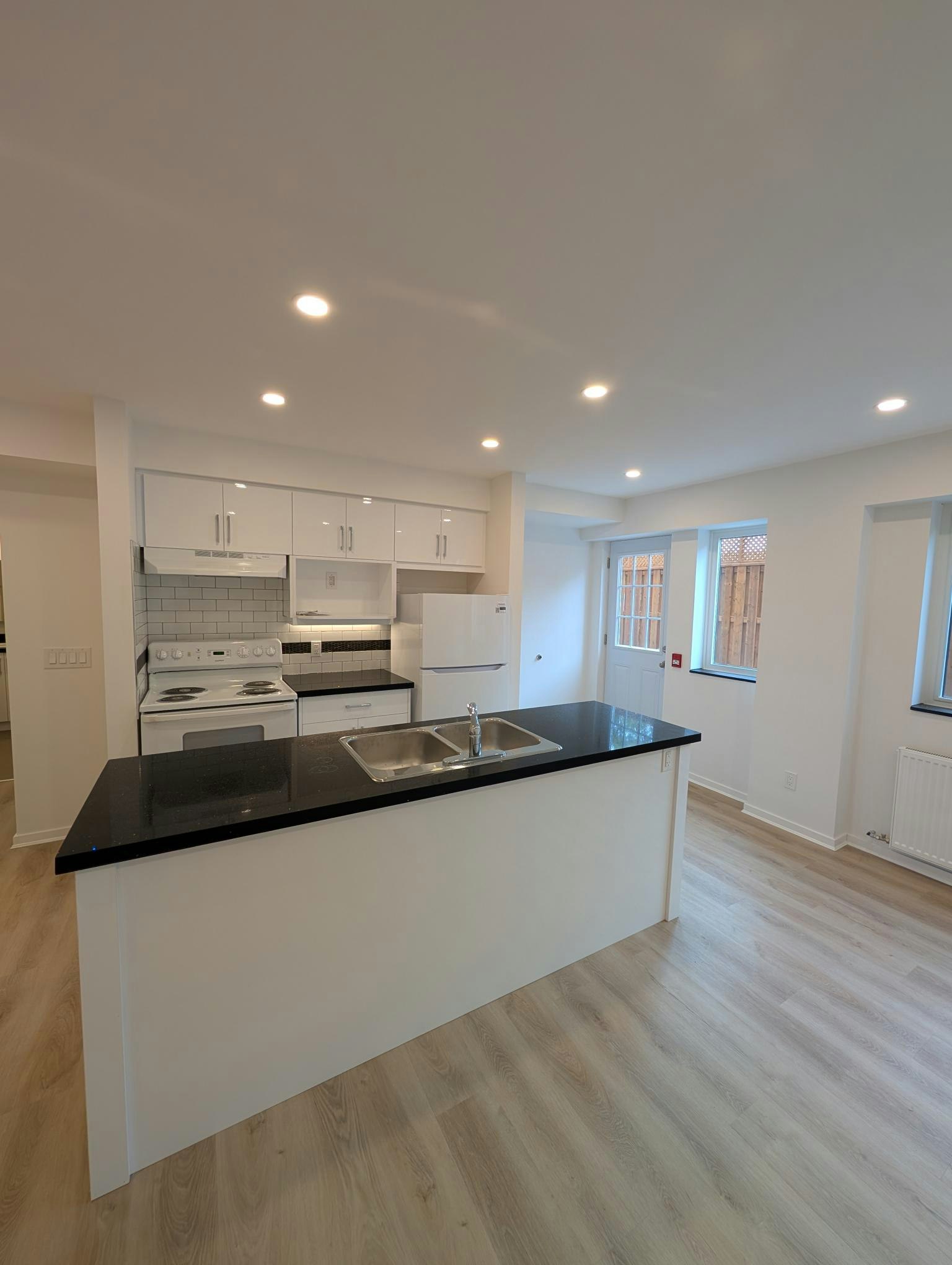 1-10 Elvaston Drive, Toronto, ON, M4A 1M9 - 8