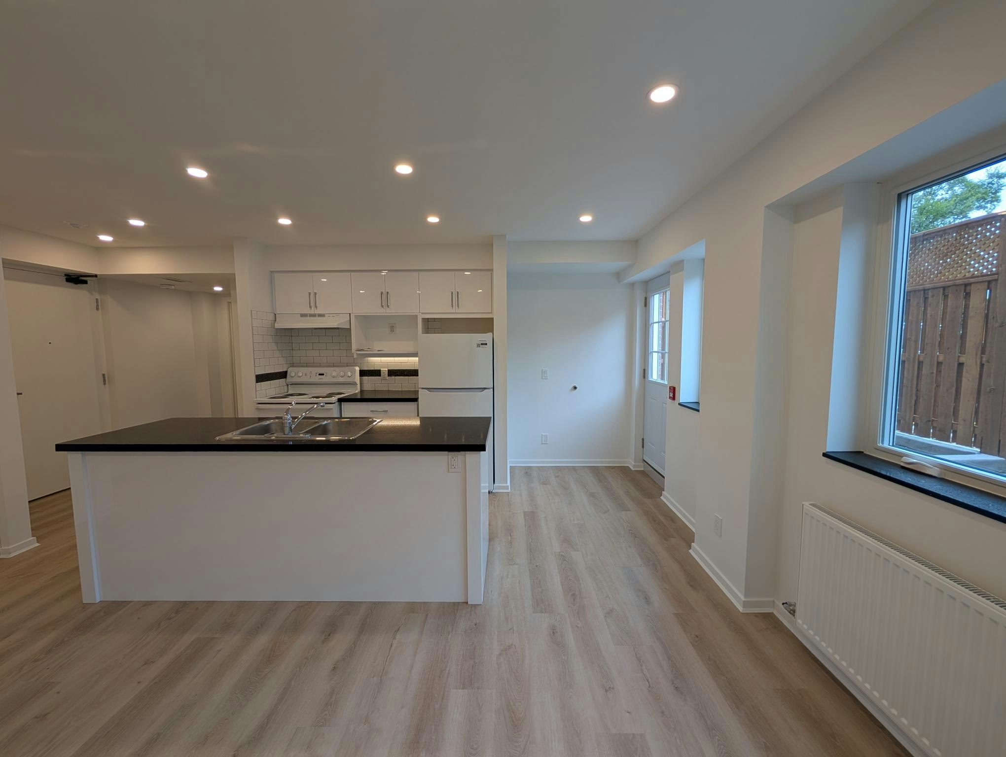 1-10 Elvaston Drive, Toronto, ON, M4A 1M9 - 13
