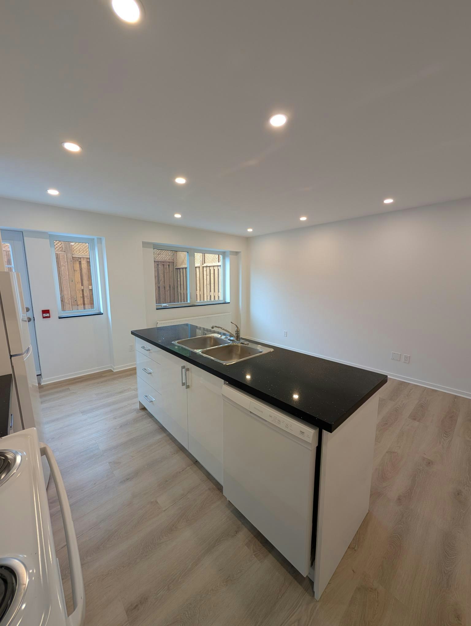 1-10 Elvaston Drive, Toronto, ON, M4A 1M9 - 10