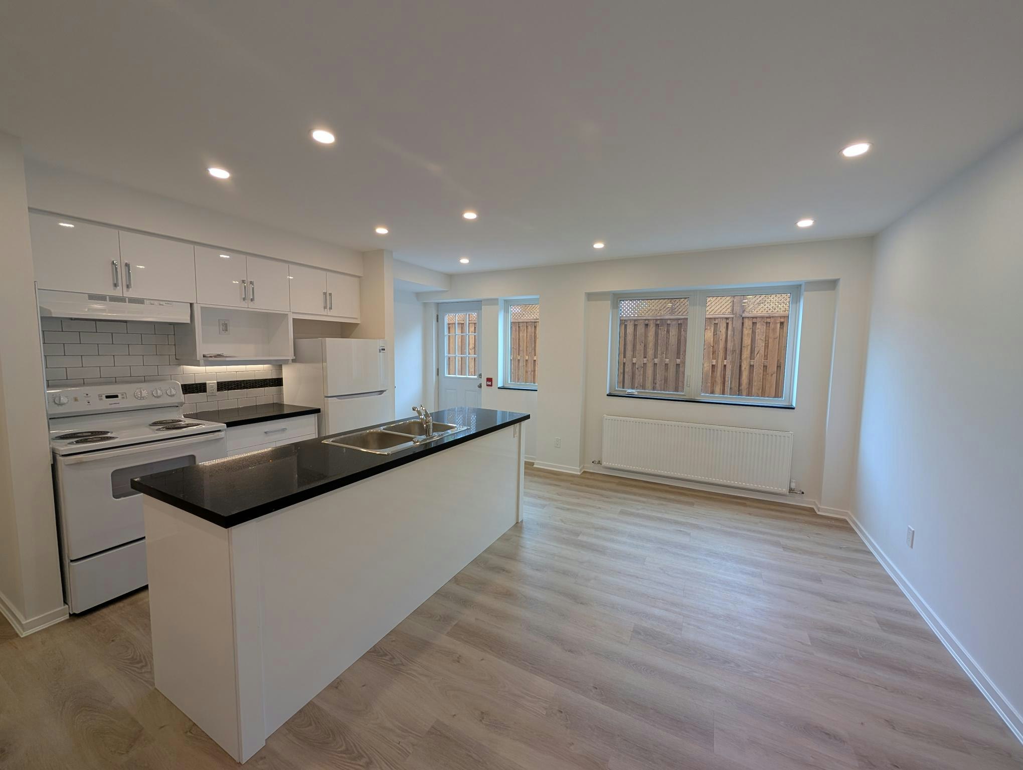 1-10 Elvaston Drive, Toronto, ON, M4A 1M9 - 11