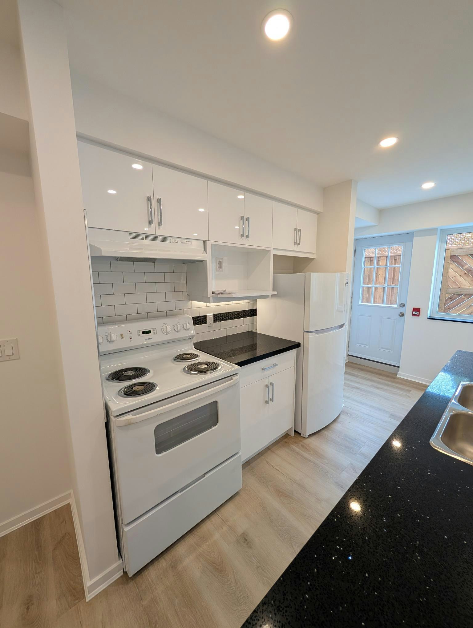 1-10 Elvaston Drive, Toronto, ON, M4A 1M9 - 9