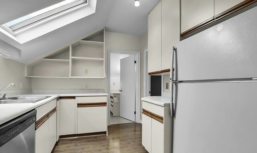 Upper-732 Wellington Street, London, ON, N6A 3S2 - 2