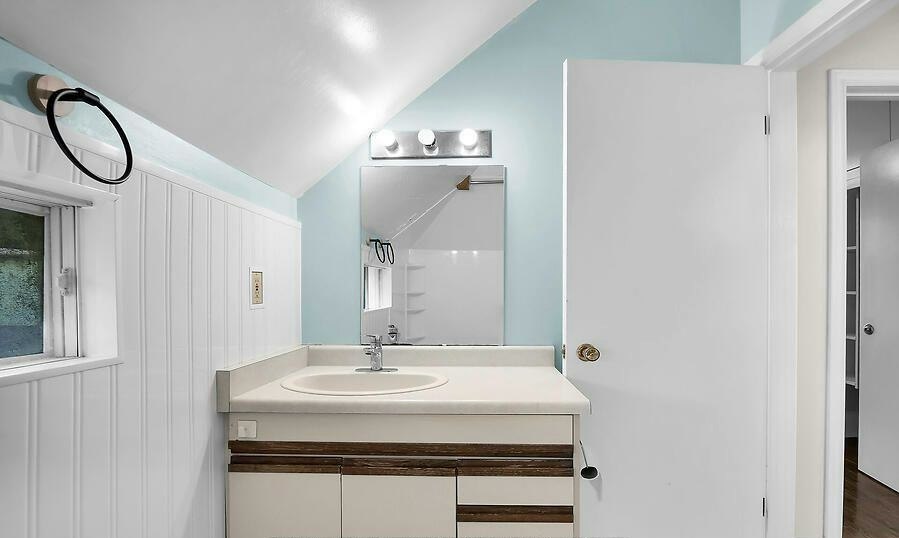 Upper-732 Wellington Street, London, ON, N6A 3S2 - 11