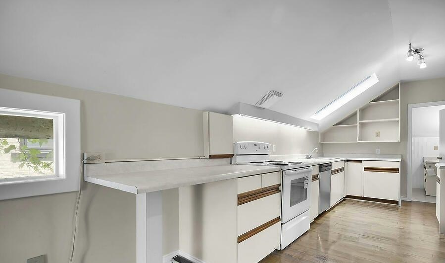 Upper-732 Wellington Street, London, ON, N6A 3S2 - 3