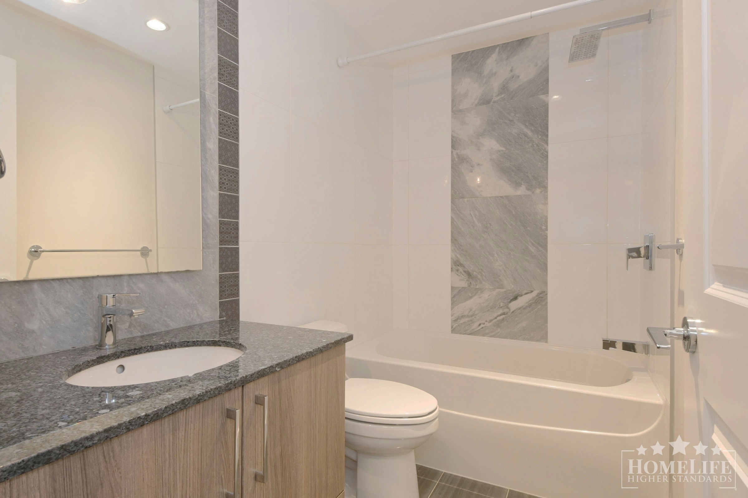 C206-20211 66 Avenue, Langley, BC, V2Y 0L4 - 17