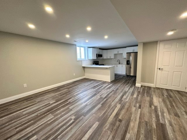 2-132 Briar Knoll Drive, Kitchener, ON, N2E 2B8 - 2