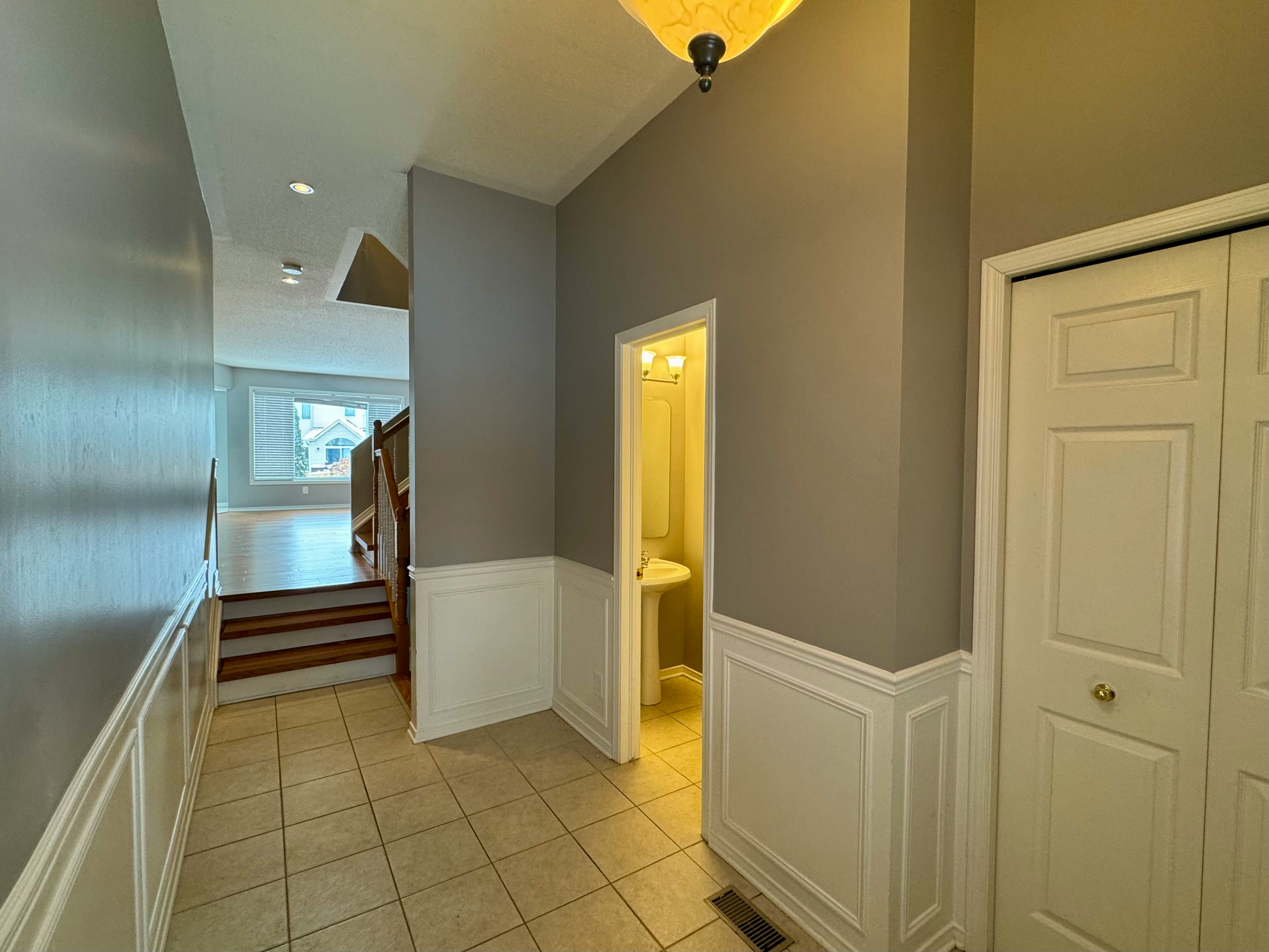1-10 Landover Crescent, Ottawa, ON, K2M 2W2 - 2