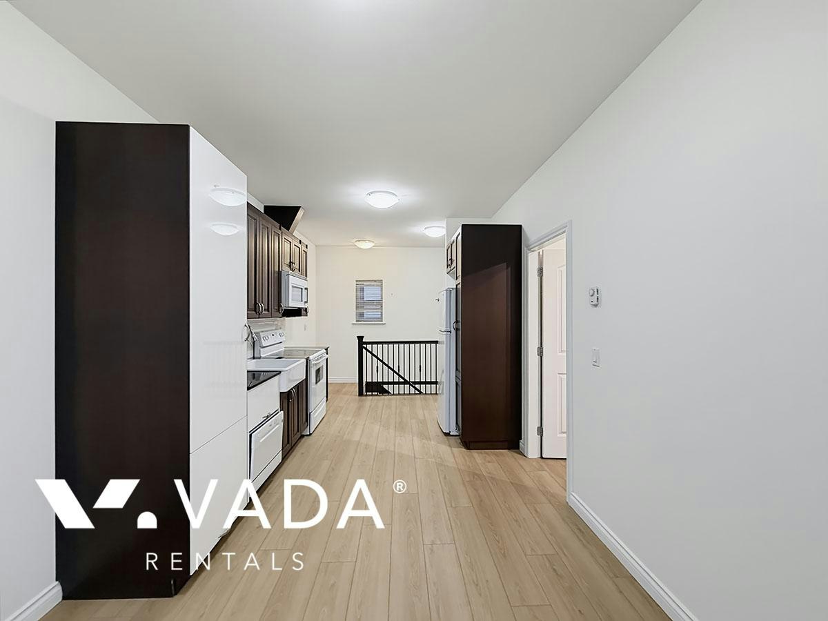 6983 192 Street, Surrey, BC, V4N 5W6 5