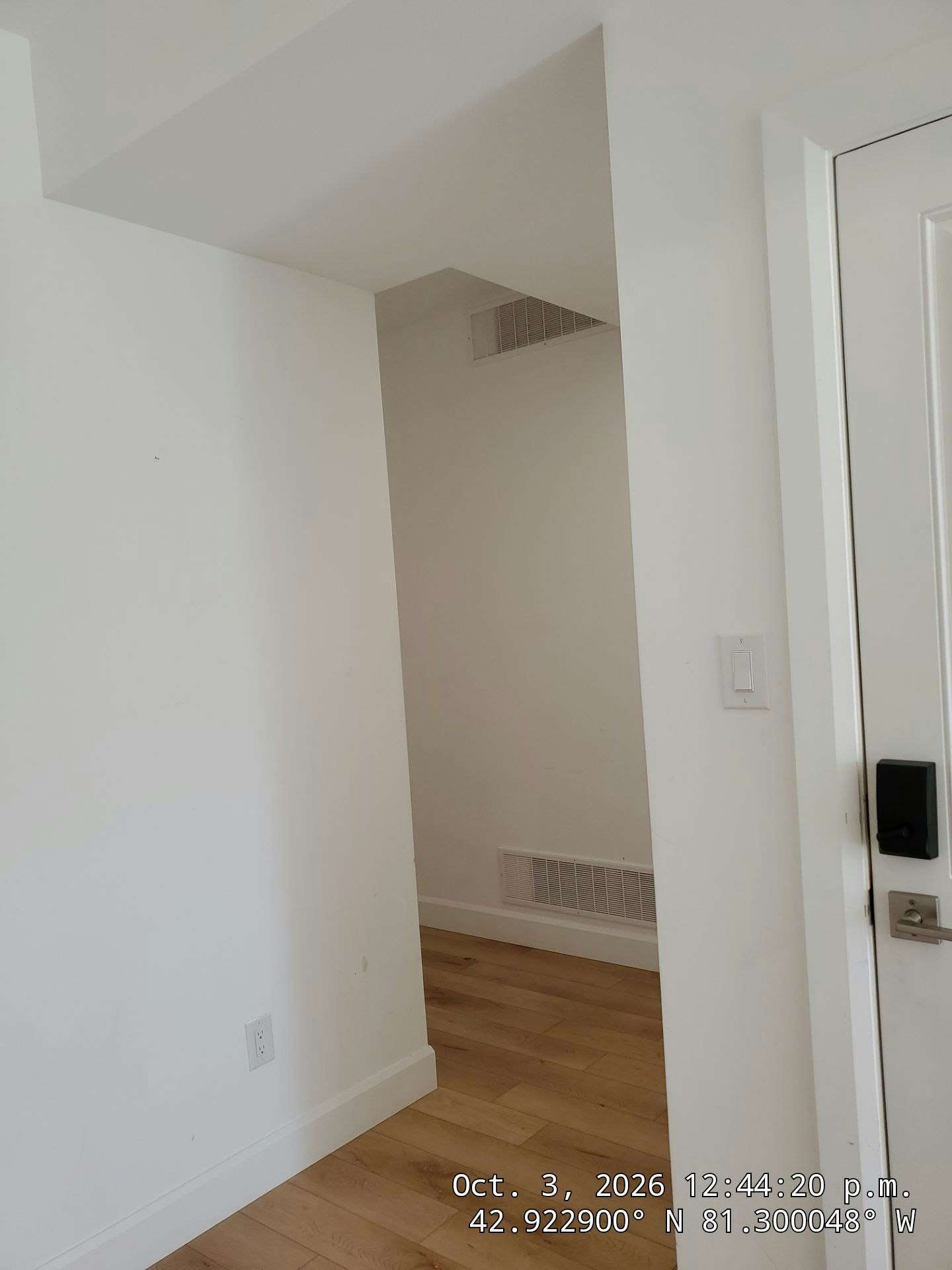 B-3867 Petalpath Way, London, ON, N6P 0K2 5