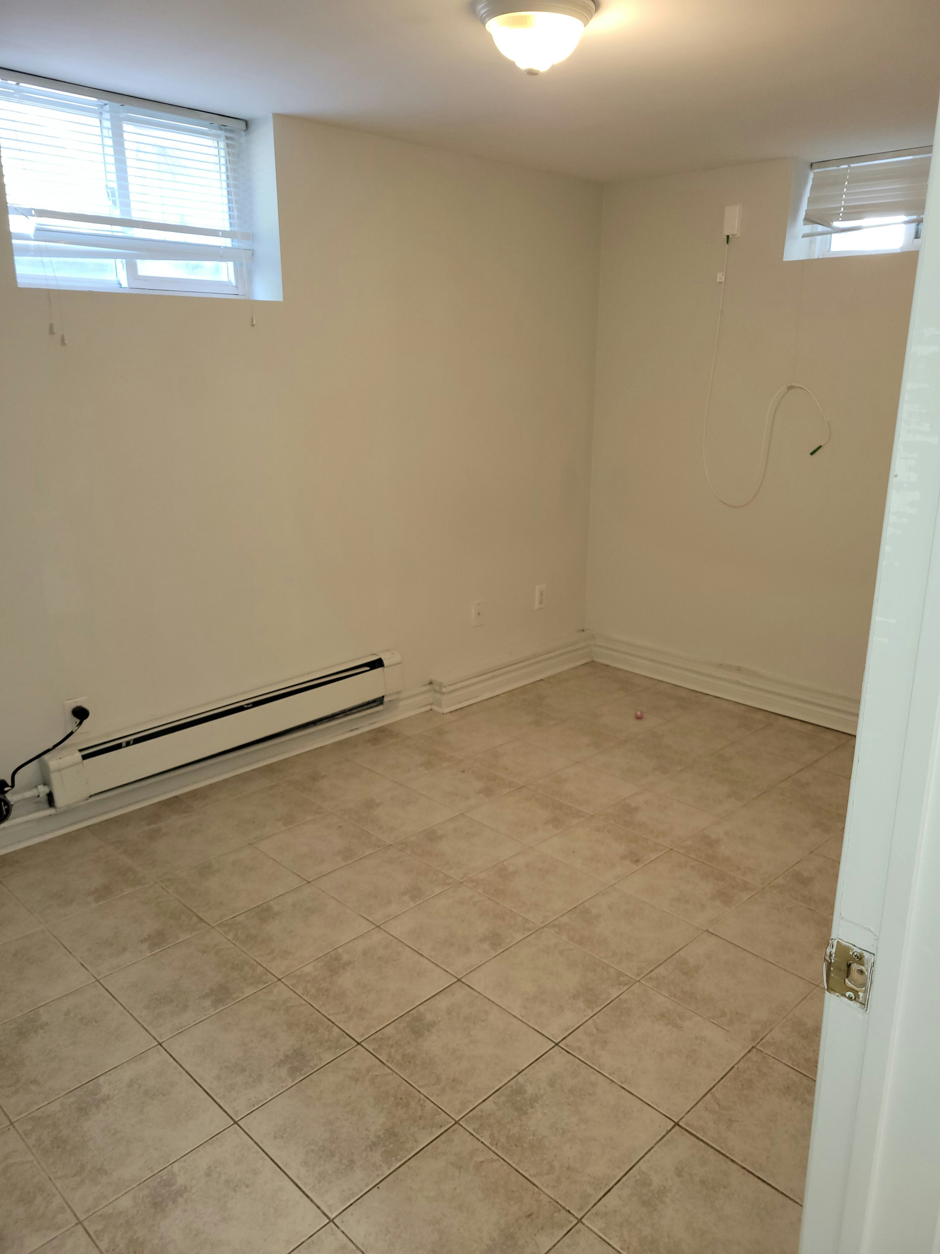 B1-16 Golfdale Road, Toronto, ON, M4N 2B6 5