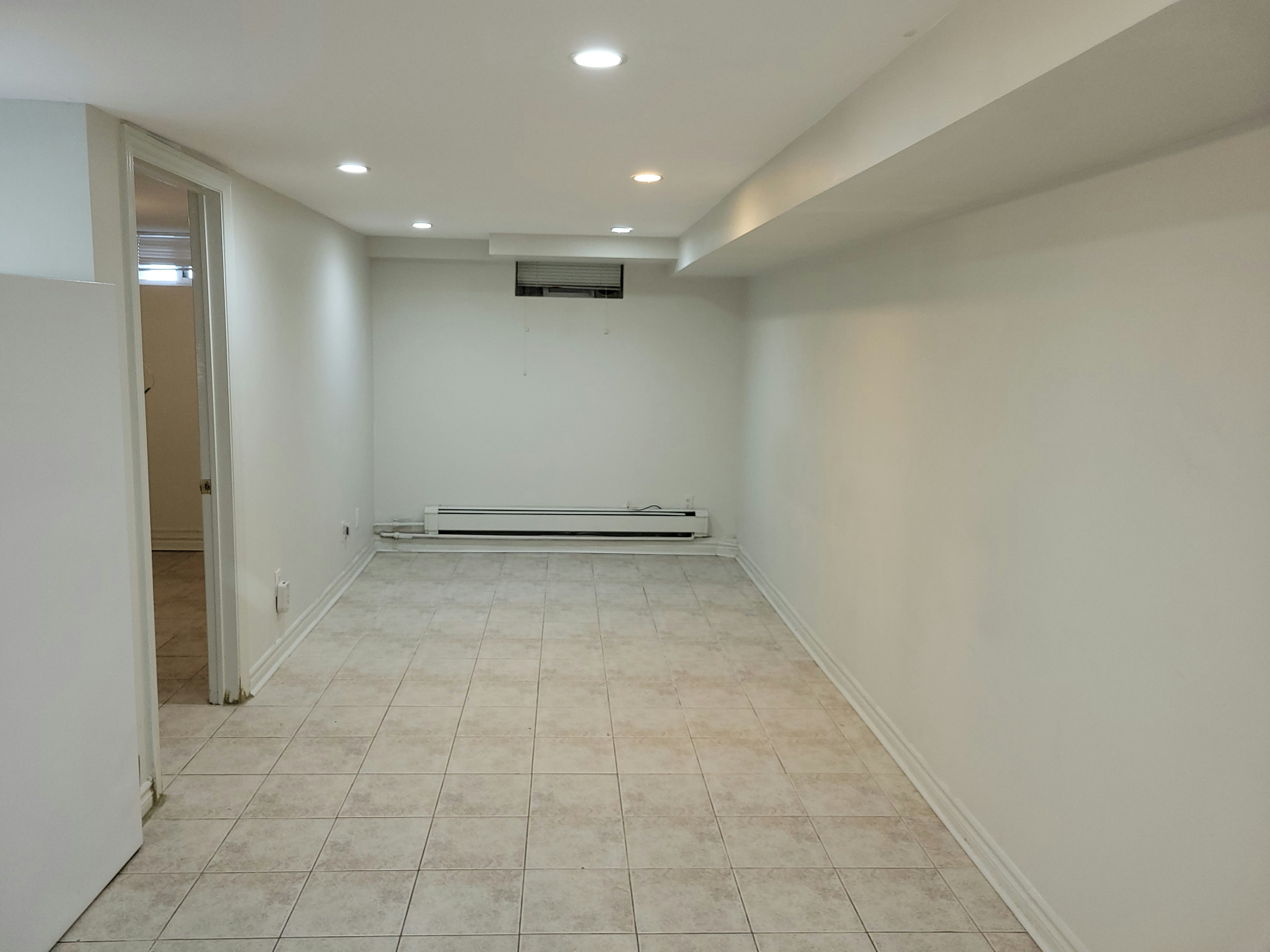 B1-16 Golfdale Road, Toronto, ON, M4N 2B6 3