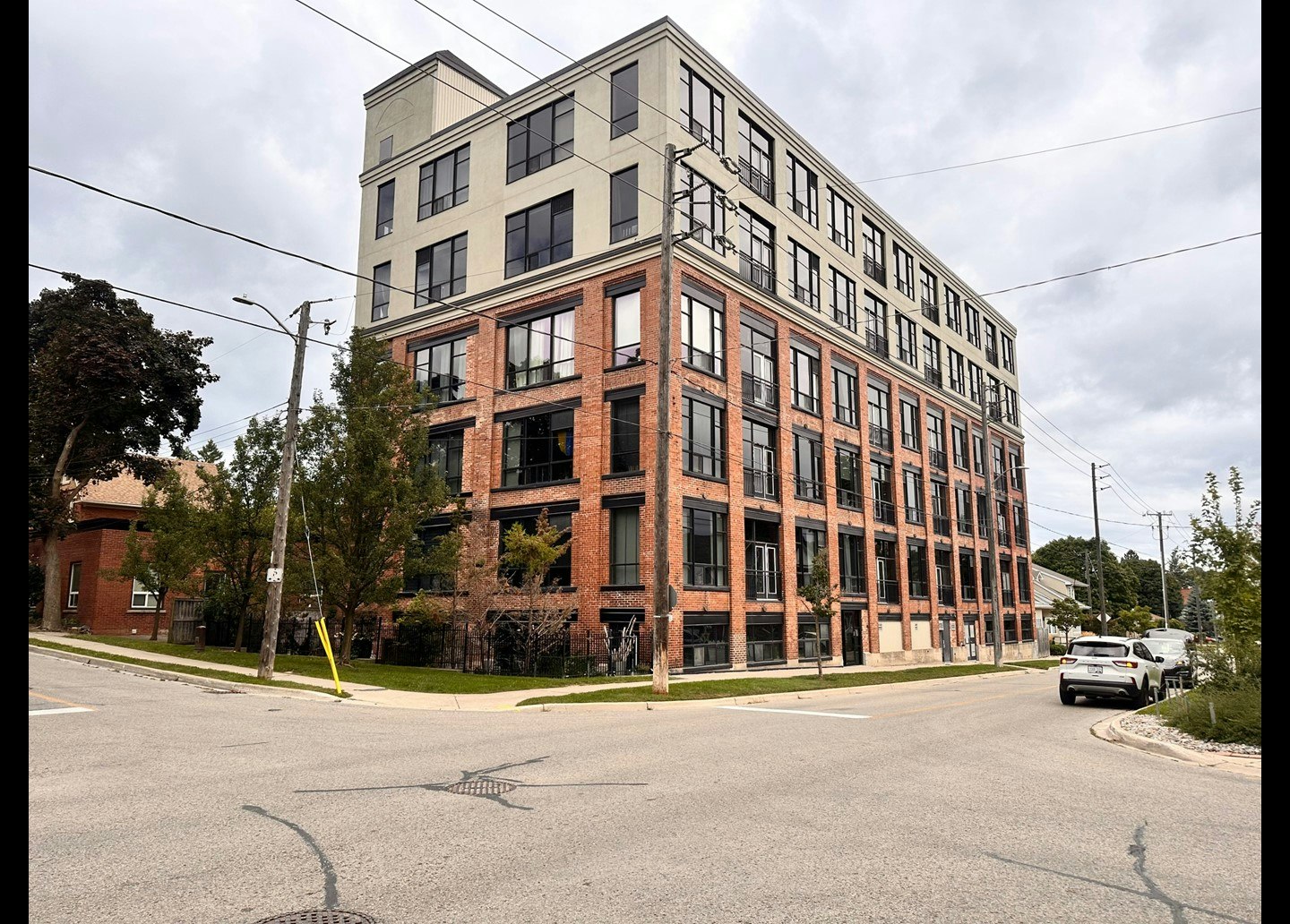 401-120 Mansion Street, Kitchener, ON, N2H 0A2