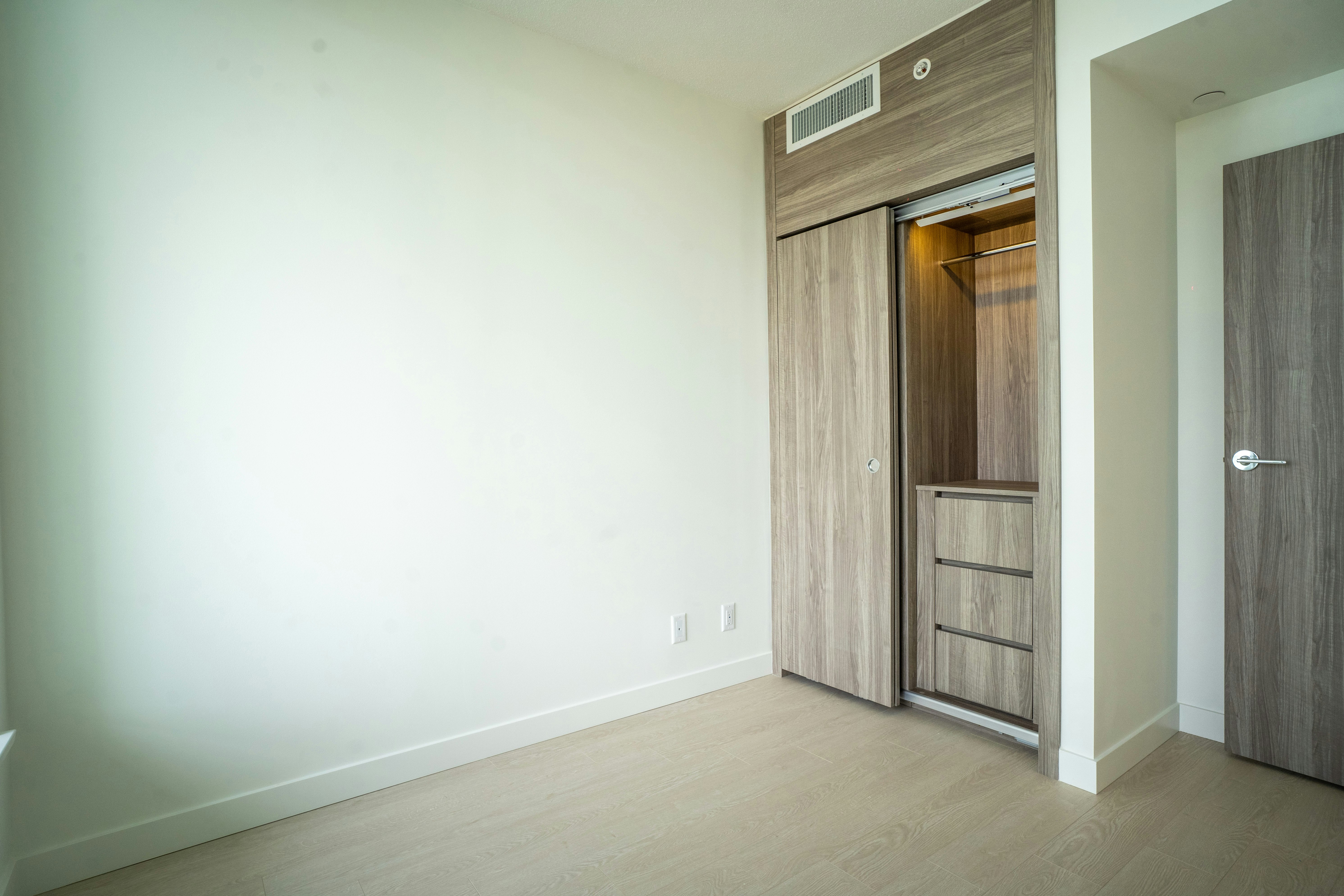 3011-13778 100 Avenue, Surrey, BC, V3T 0V3 - 8
