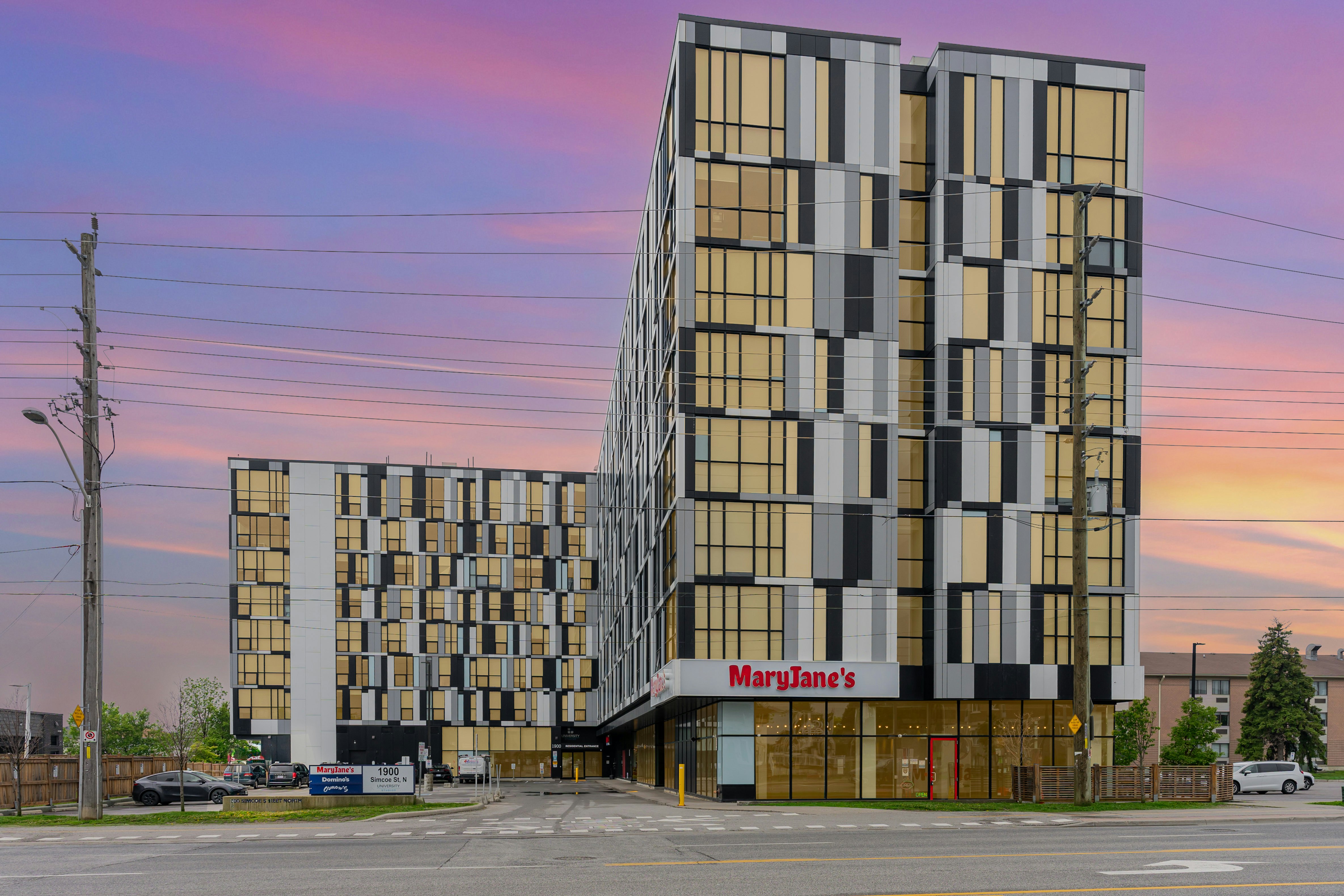 325-1900 Simcoe Street North, Oshawa, ON, L1G 0C1