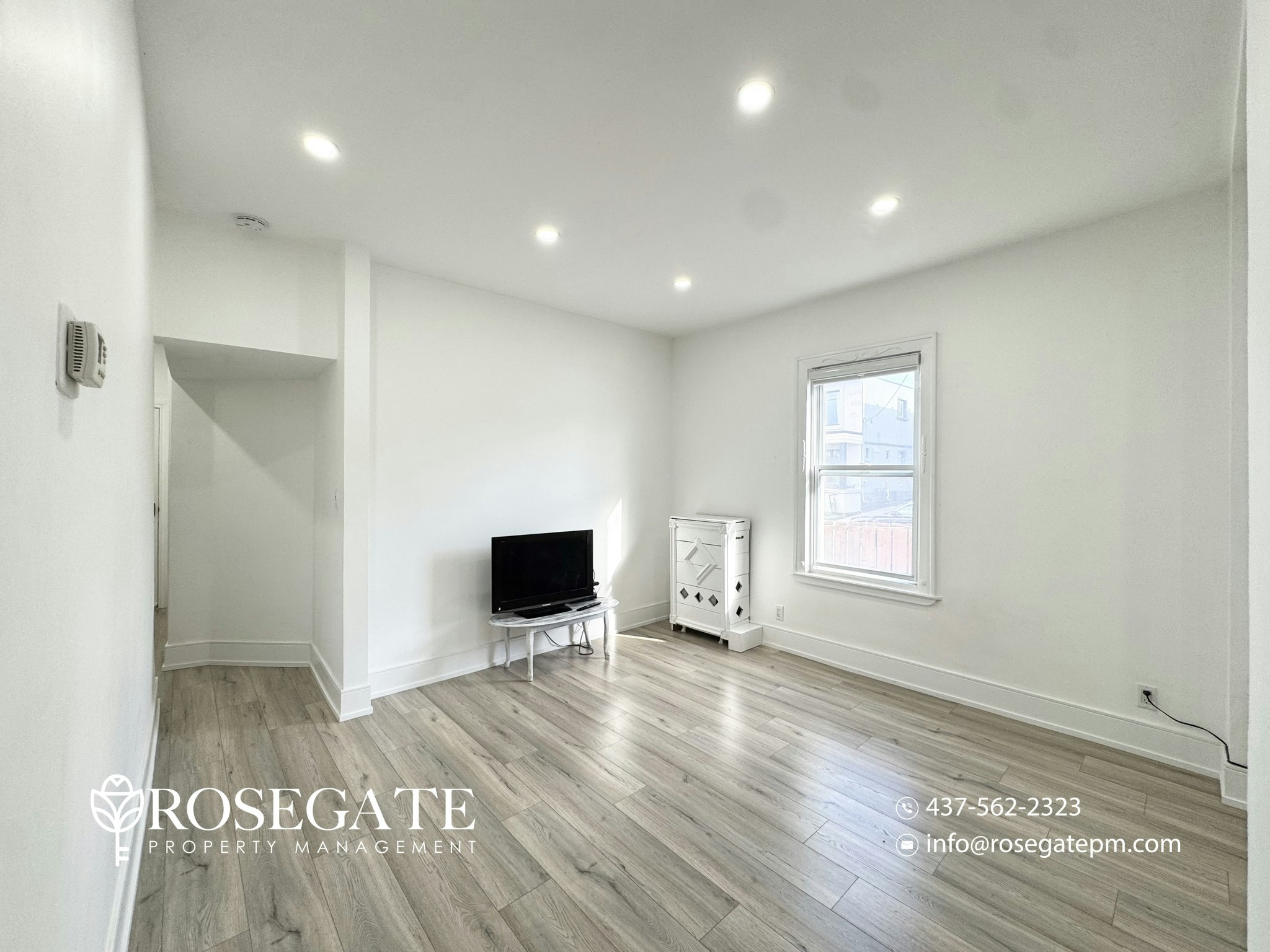1-2 Rockvale Avenue, Toronto, ON, M6E 3A9 - 14