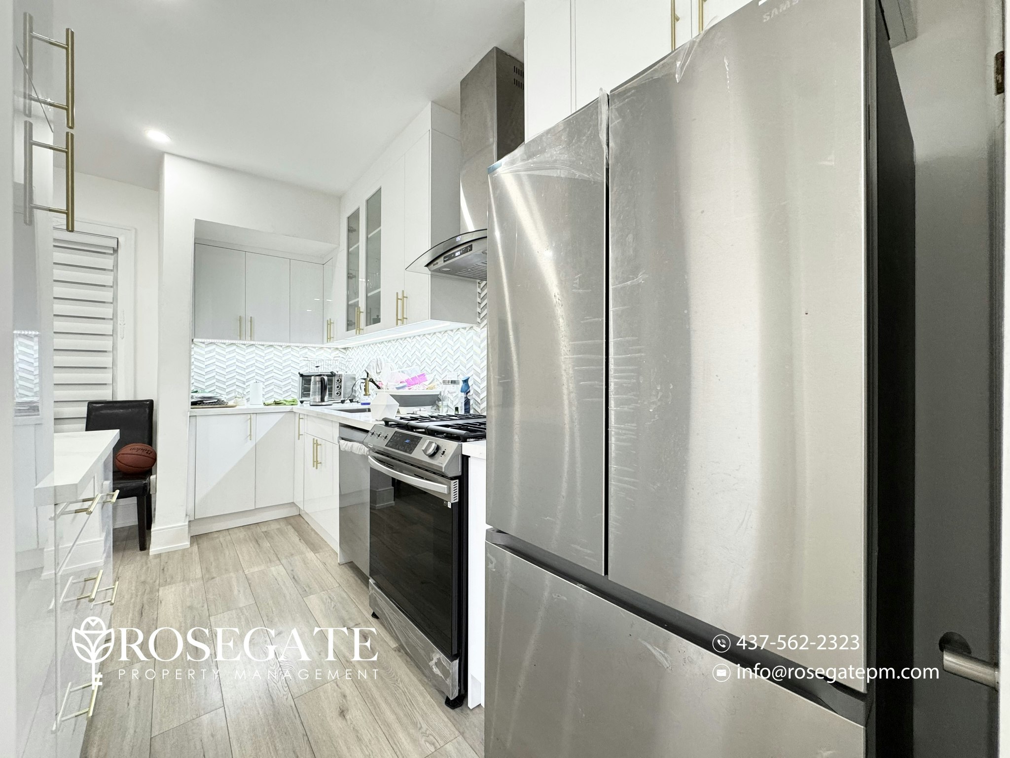 1-2 Rockvale Avenue, Toronto, ON, M6E 3A9 3