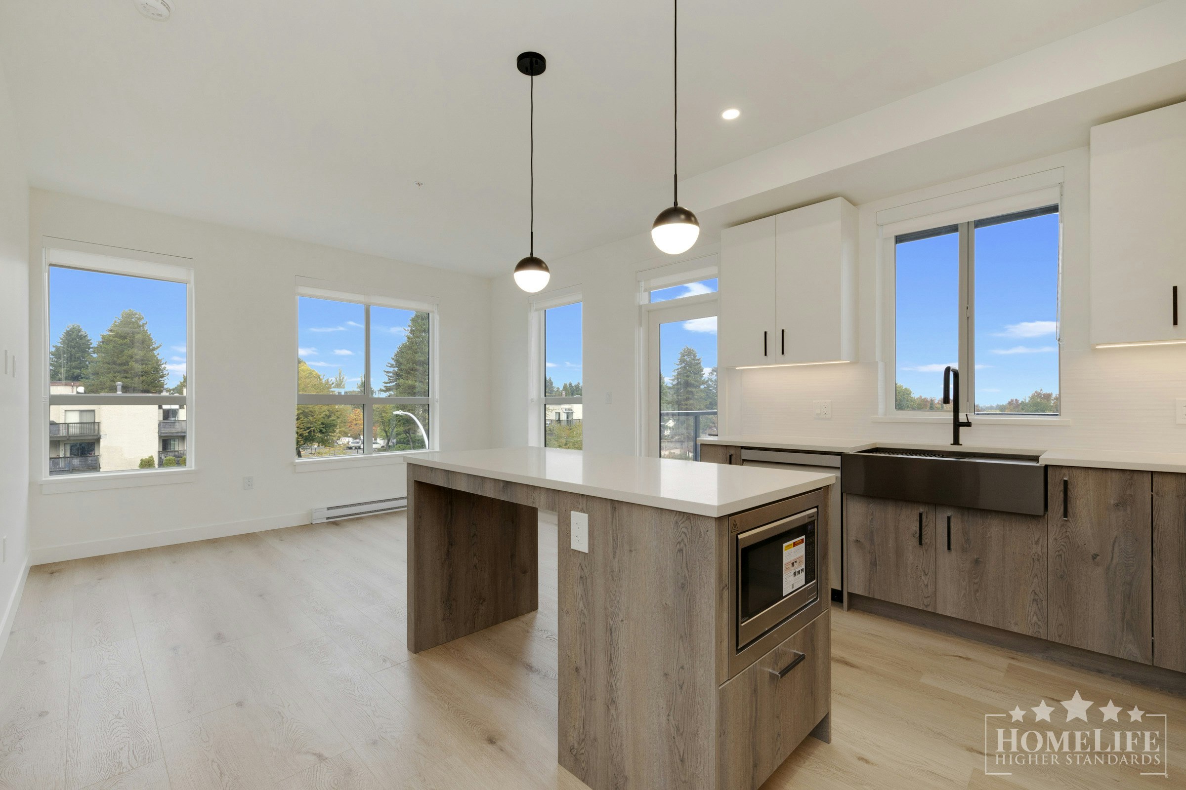 302-10425 147 Street, Surrey, BC, V3R 0J9 - 8