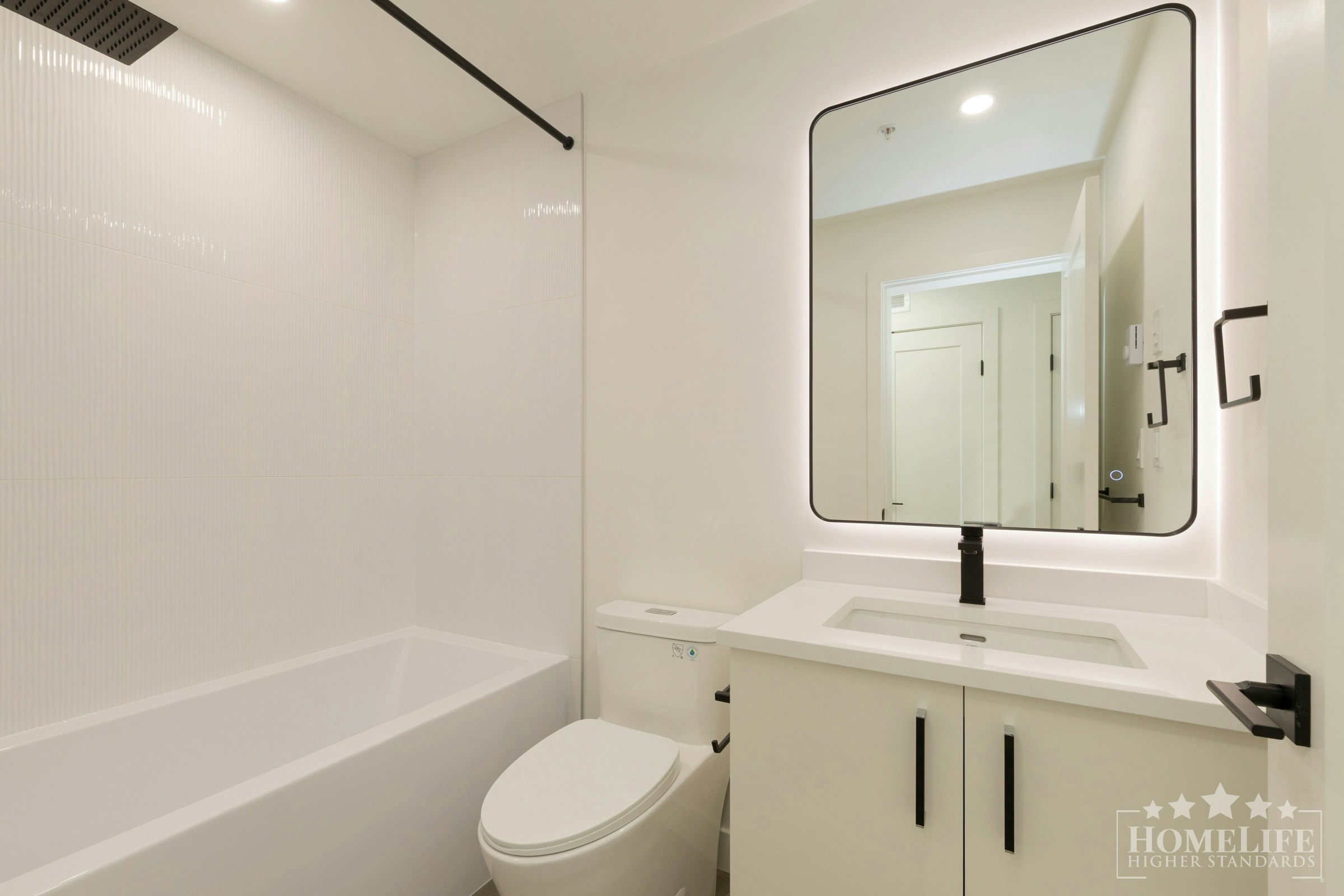 302-10425 147 Street, Surrey, BC, V3R 0J9 - 13
